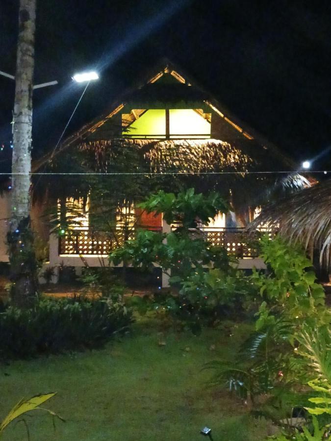 Weeroona Huts Homestay Pacifico San Isidro  Eksteriør billede