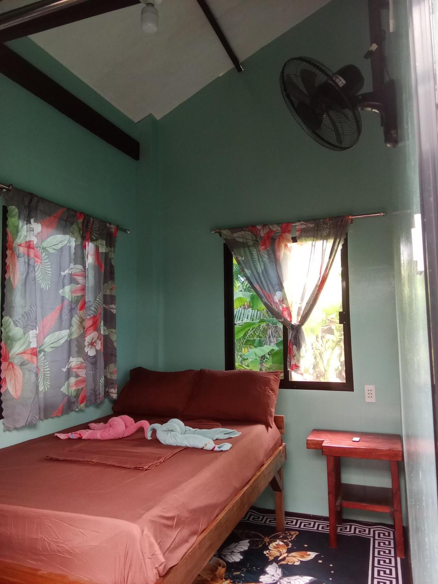 Weeroona Huts Homestay Pacifico San Isidro  Eksteriør billede